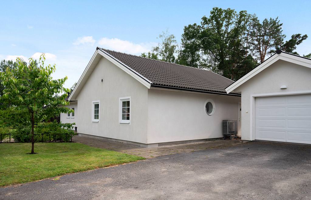 Omläggning av yttertak villa i eternit & sanering av asbest i Henån, Orus